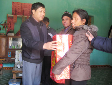 Chăm lo Tết cho gia đình chính sách, người nghèo